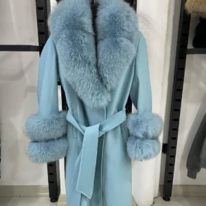 Cashmere Coat with Fox Fur - Image 17