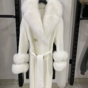 Cashmere Coat with Fox Fur - Image 9