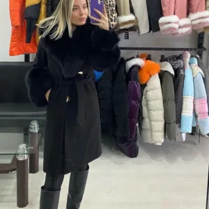 Cashmere Coat with Fox Fur - Image 7