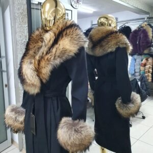 Soft Cashmere Exclusive Coat with Racoon Fur - Image 5